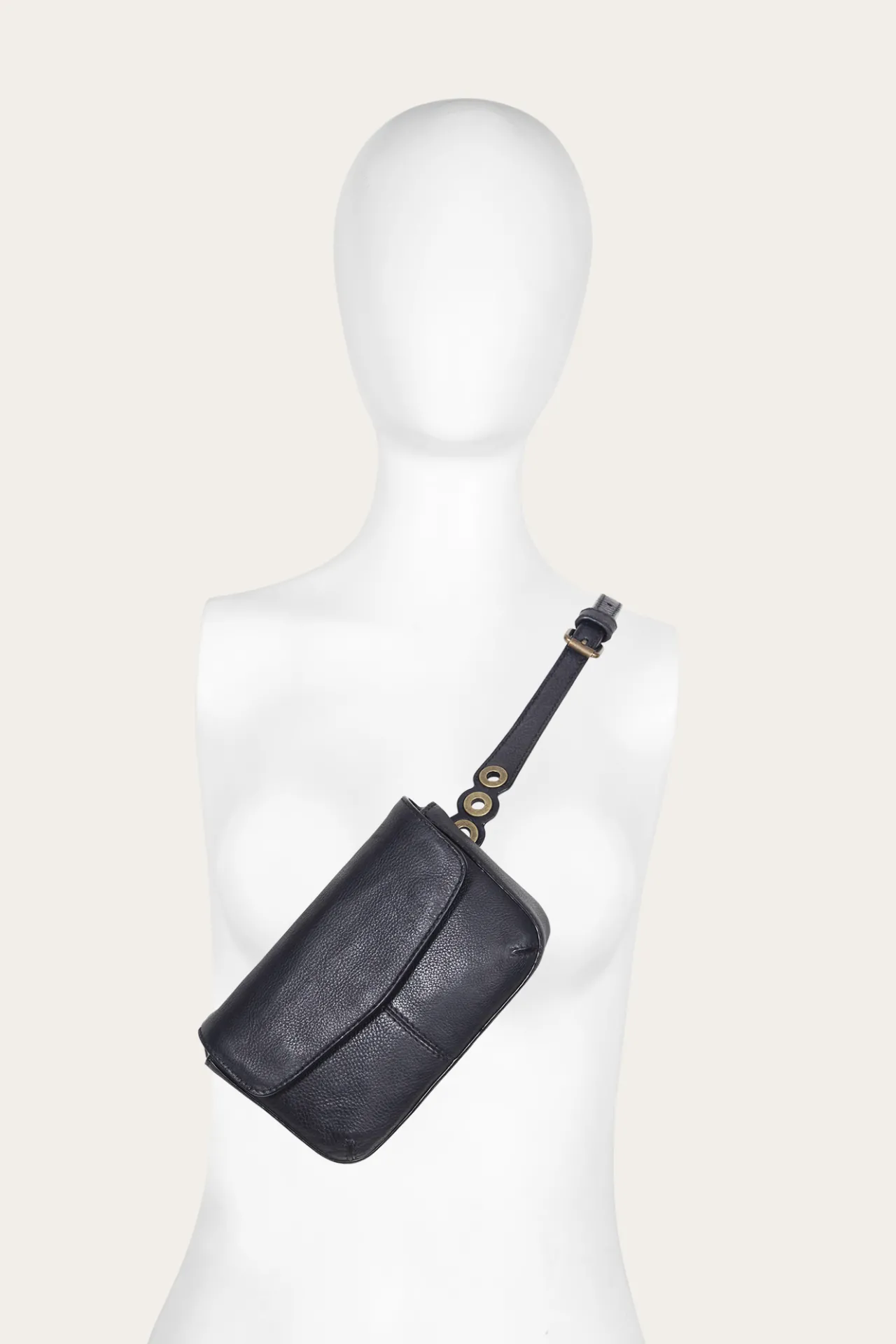 Frye Handbags^Claire Belt Bag BLACK