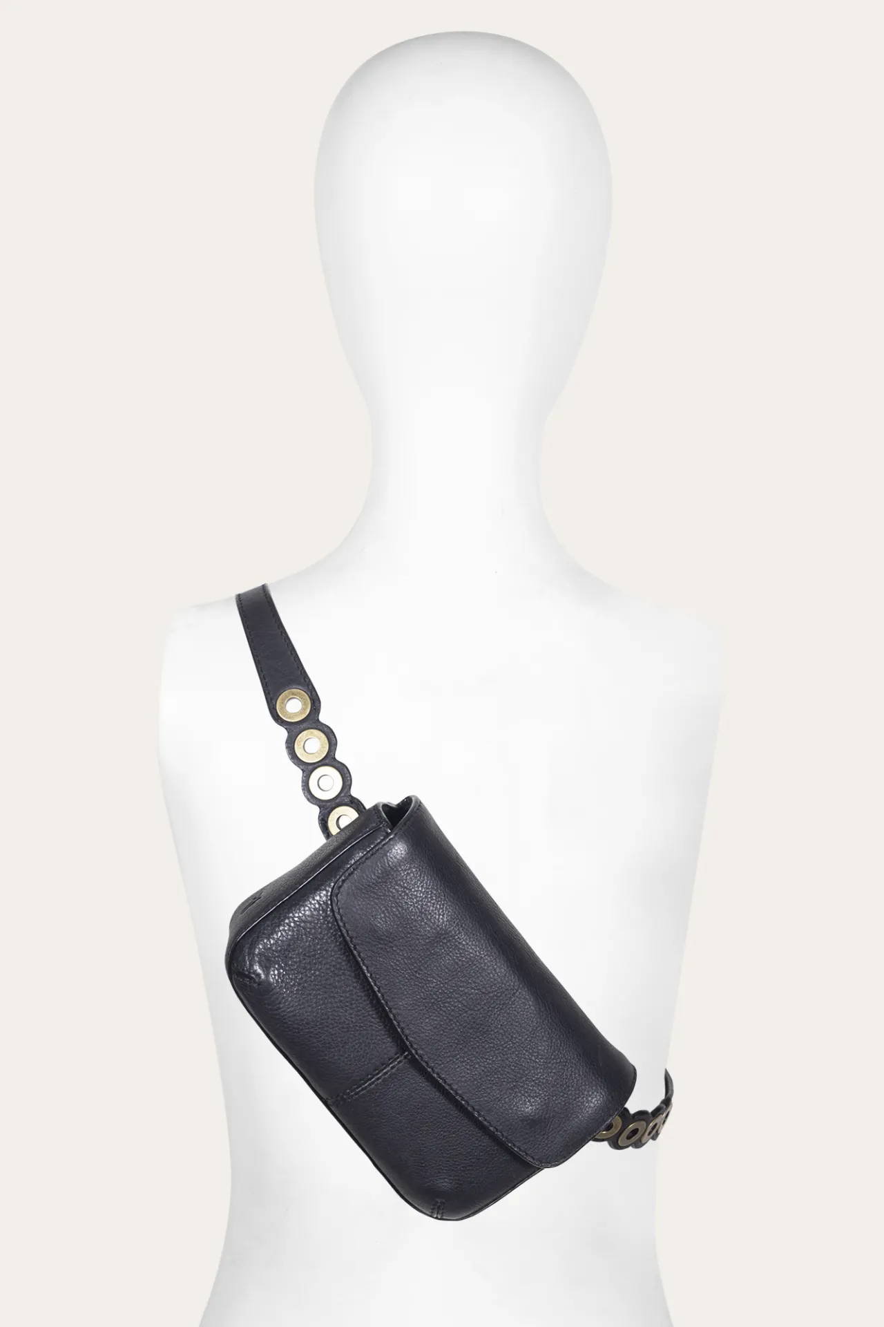 Frye Handbags^Claire Belt Bag BLACK